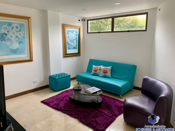 Casa de 4 alcobas en venta en Loma Del Escobero, Envigado, 1467 m² · foto 3 de 9