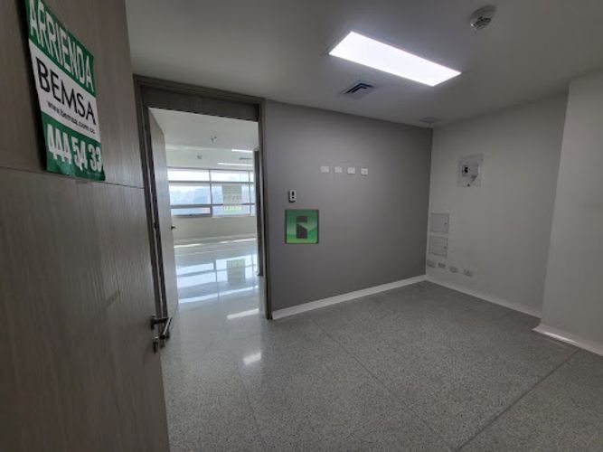 Consultorio en arriendo en Patio Bonito, Medellín, 38 m² · foto 2 de 11