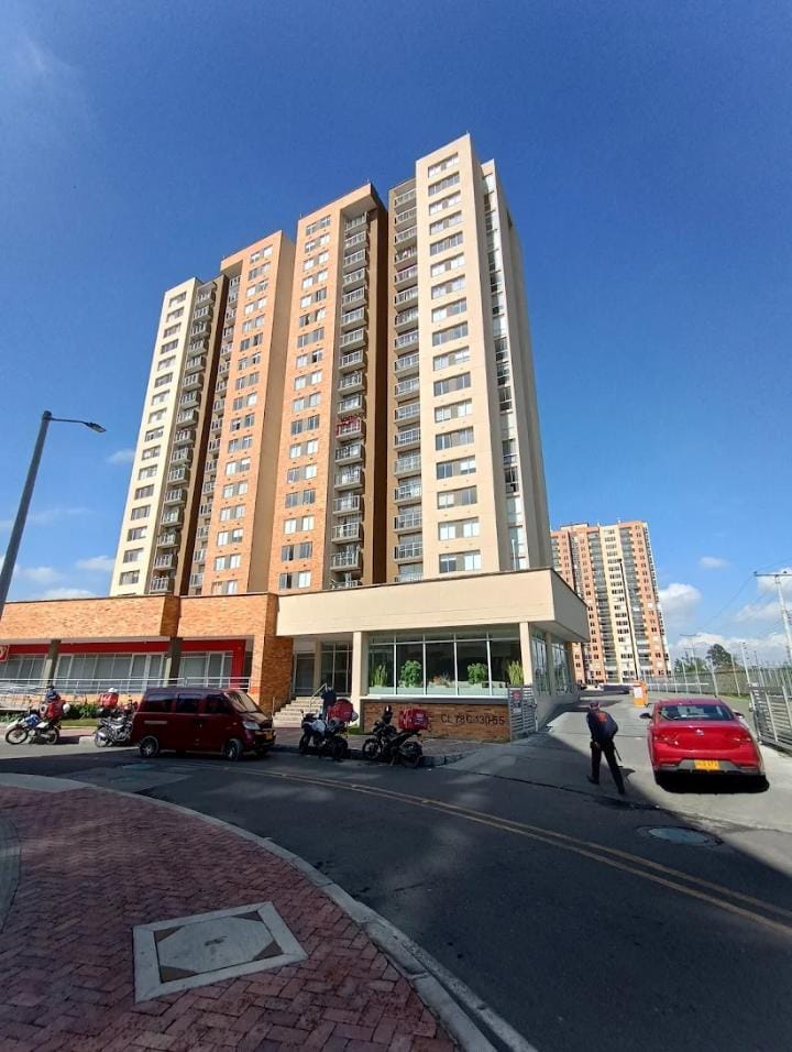 Apartamento en venta en Engativá, Bogotá · foto 2 de 20