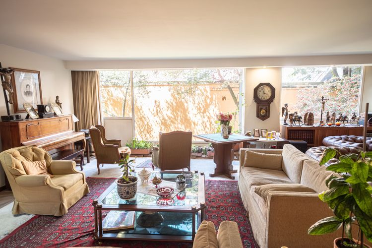 Apartamento de 3 alcobas en venta en Los Rosales, Bogotá, 234 m² · foto 1 de 24