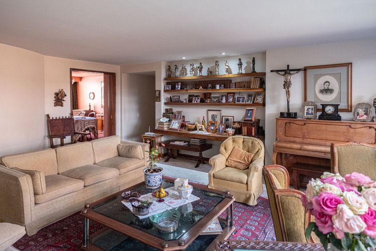 Apartamento de 3 alcobas en venta en Los Rosales, Bogotá, 234 m² · foto 8 de 24