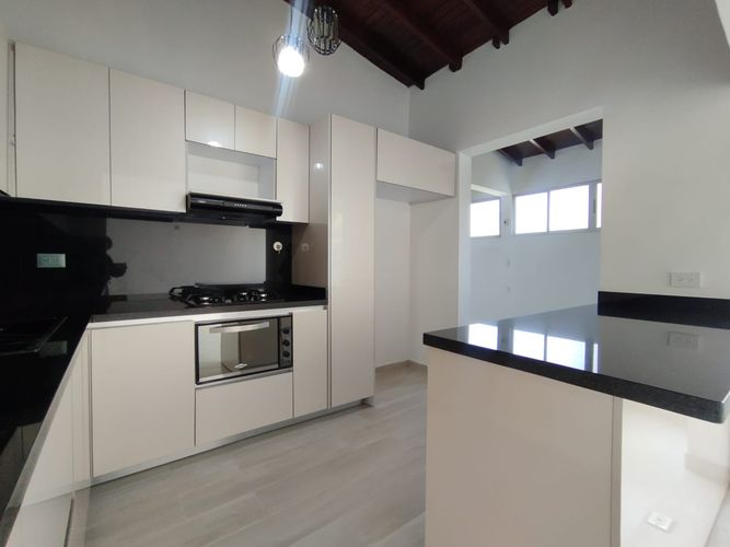 Apartamento de 3 alcobas en arriendo en El Poblado, Medellín, 148 m² · foto 18 de 20