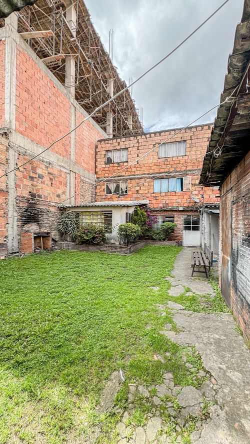 Casa de 12 alcobas en venta en La Trinidad, Bogotá, 540 m² · foto 8 de 10