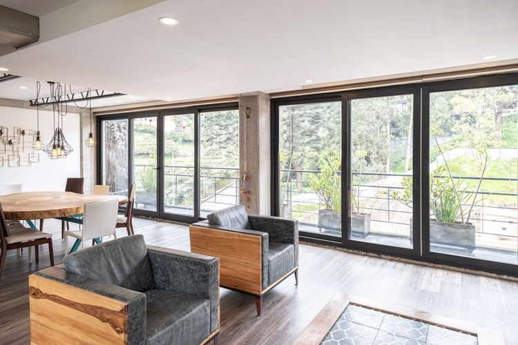 Apartamento de 2 alcobas en venta en Los Rosales, Bogotá, 170 m² · foto 2 de 17