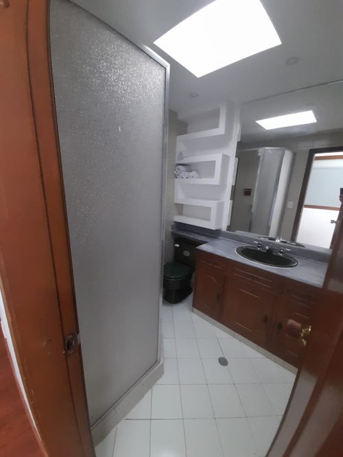 Casa de 4 alcobas en venta en Los Rosales, Bogotá, 375 m² · foto 19 de 23