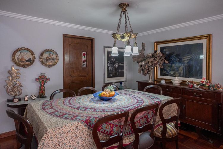 Casa de 5 alcobas en venta en Santa Barbara Central, Bogotá, 337 m² · foto 9 de 23