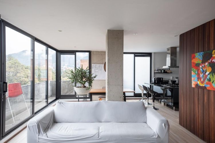 Apartamento de 2 alcobas en venta en El Virrey, Bogotá, 160 m² · foto 3 de 24