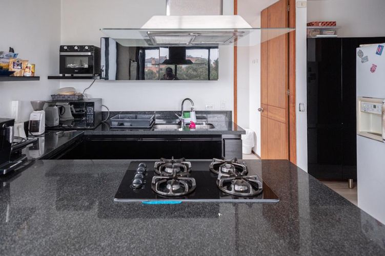 Apartamento de 2 alcobas en venta en El Virrey, Bogotá, 160 m² · foto 8 de 24