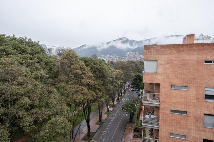 Apartamento de 2 alcobas en venta en El Virrey, Bogotá, 160 m² · foto 11 de 24