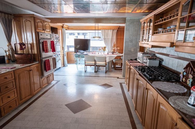 Apartamento de 4 alcobas en venta en La Carolina, Bogotá, 346 m² · foto 11 de 23
