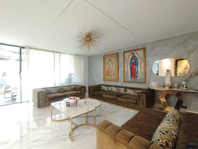 Apartamento de 3 alcobas en arriendo en El Poblado, Medellín, 250 m² · foto 6 de 16