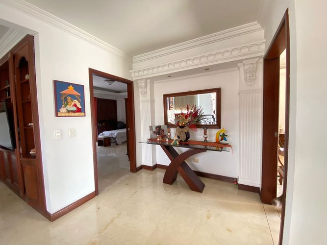 Casa de 5 alcobas en venta en Ciudad Jardin, Cali, 264 m² · foto 19 de 24