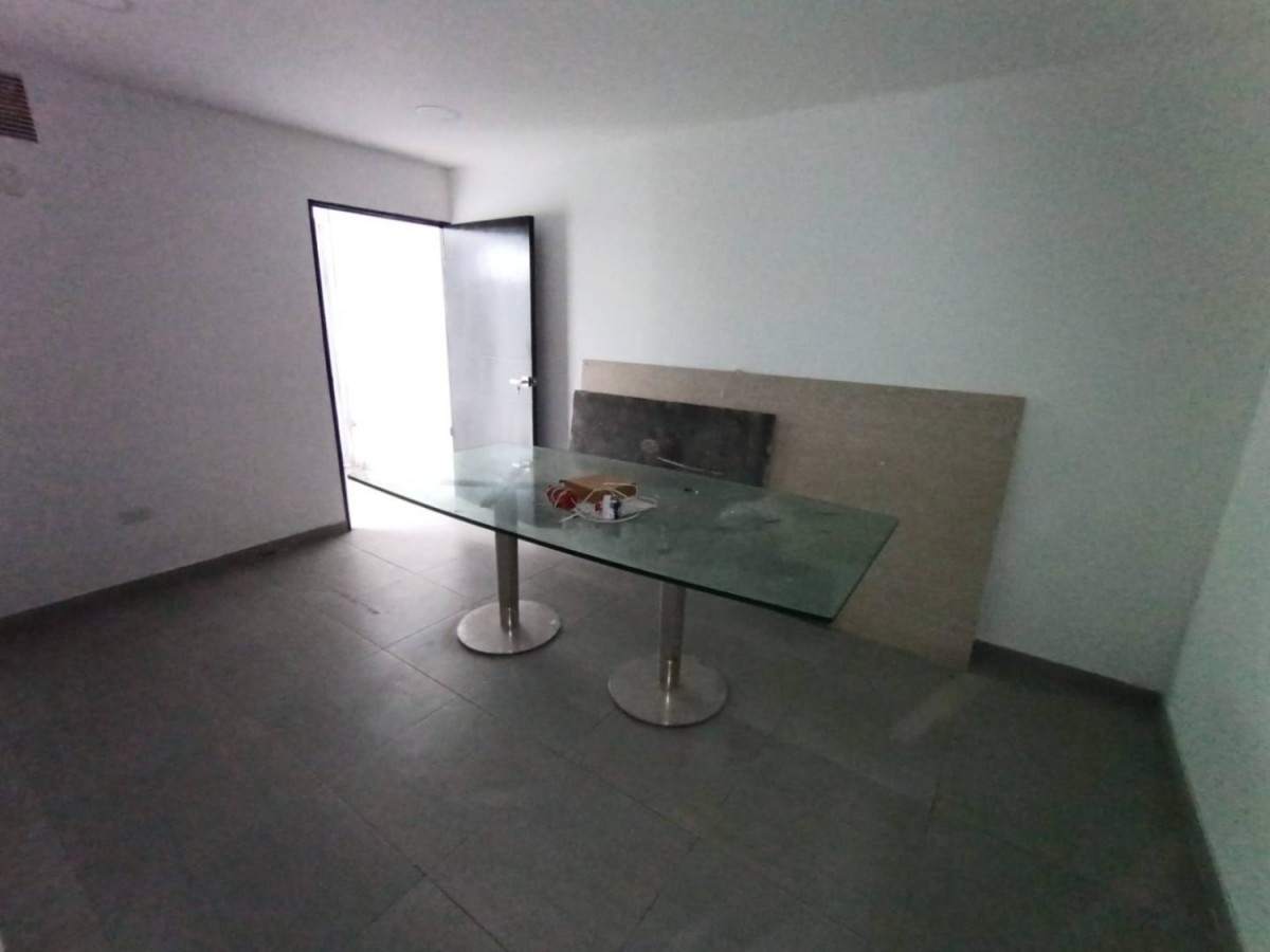 Casa en venta en Fontibon, Bogotá · foto 8 de 24