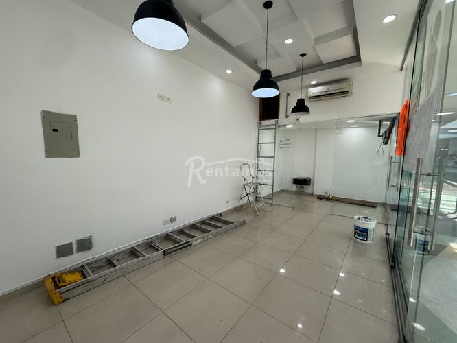 Local en arriendo en La Candelaria, Medellín, 20 m² · foto 2 de 19