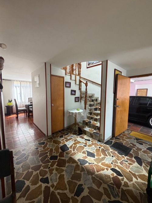 Casa de 6 alcobas en venta en Spring, Bogotá, 480 m² · foto 8 de 24