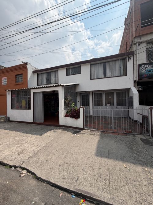 Casa de 6 alcobas en venta en Spring, Bogotá, 480 m² · foto 2 de 24