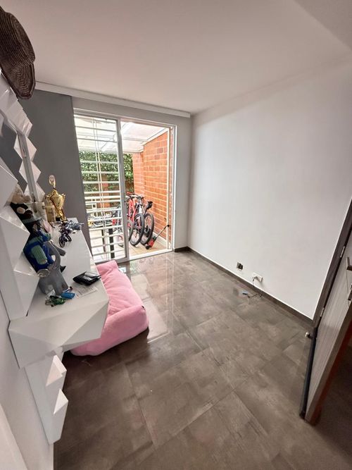 Apartamento de 3 alcobas en venta en Prados Del Limonar, Cali, 86 m² · foto 4 de 15
