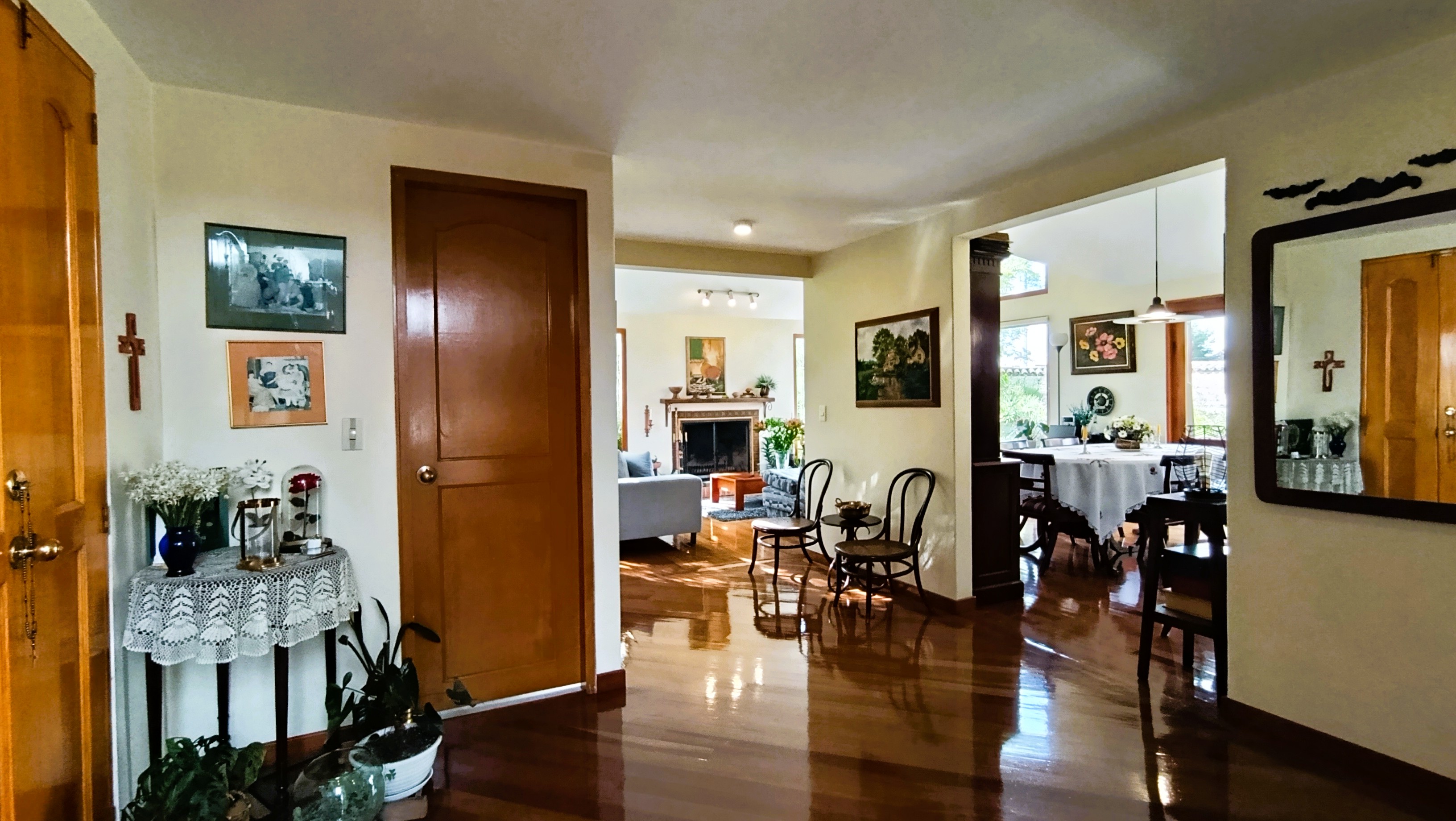 Casa en venta en Guaymaral, Bogotá · foto 2 de 23