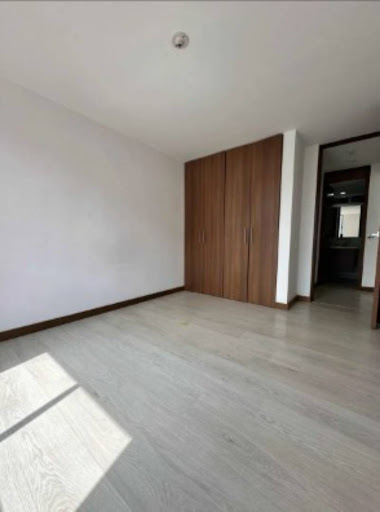 Apartamento en venta en Loma De Las Brujas, Envigado · foto 4 de 9