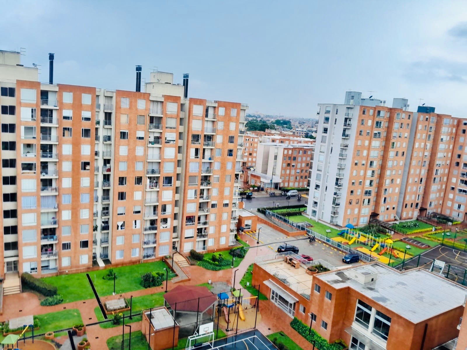 Apartamento en venta en Gran Granada, Bogotá · foto 2 de 24