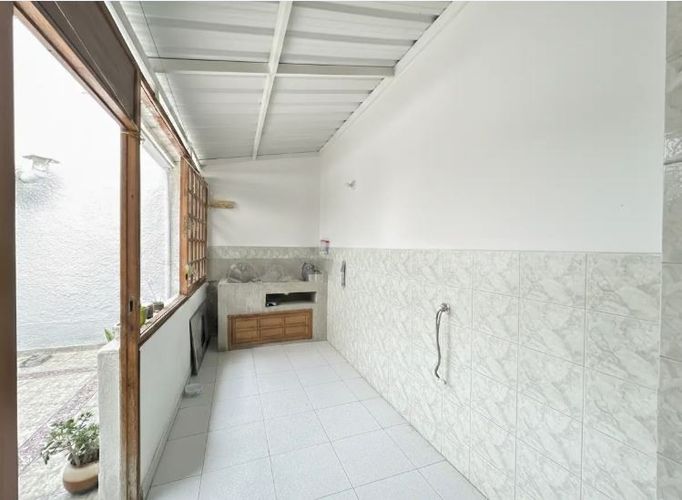 Casa de 5 alcobas en venta en La Palma, Medellín, 320 m² · foto 4 de 17