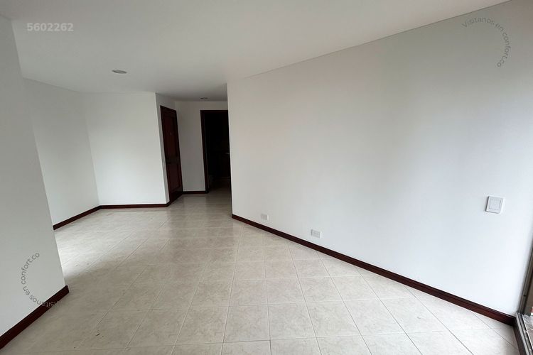 Apartamento de 2 alcobas en arriendo en Las Lomas No.2, Medellín, 67 m² · foto 2 de 18