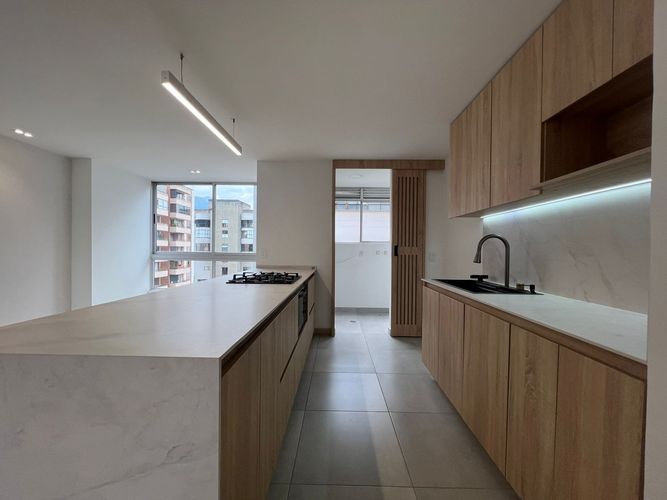 Apartamento de 2 alcobas en arriendo en El Poblado, Medellín, 100 m² · foto 6 de 15