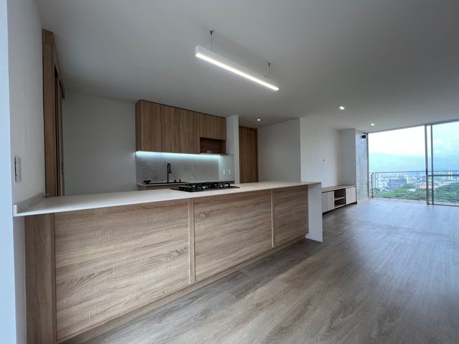 Apartamento de 2 alcobas en arriendo en El Poblado, Medellín, 100 m² · foto 4 de 15