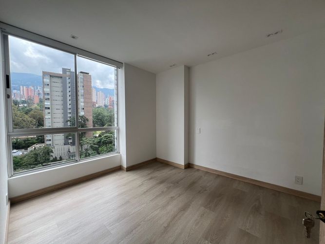 Apartamento de 2 alcobas en arriendo en El Poblado, Medellín, 100 m² · foto 10 de 15