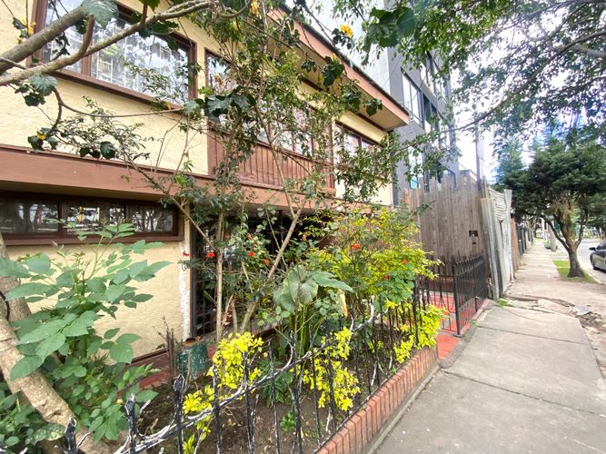 Casa de 3 alcobas en venta en Campin, Bogotá, 195 m² · foto 2 de 3