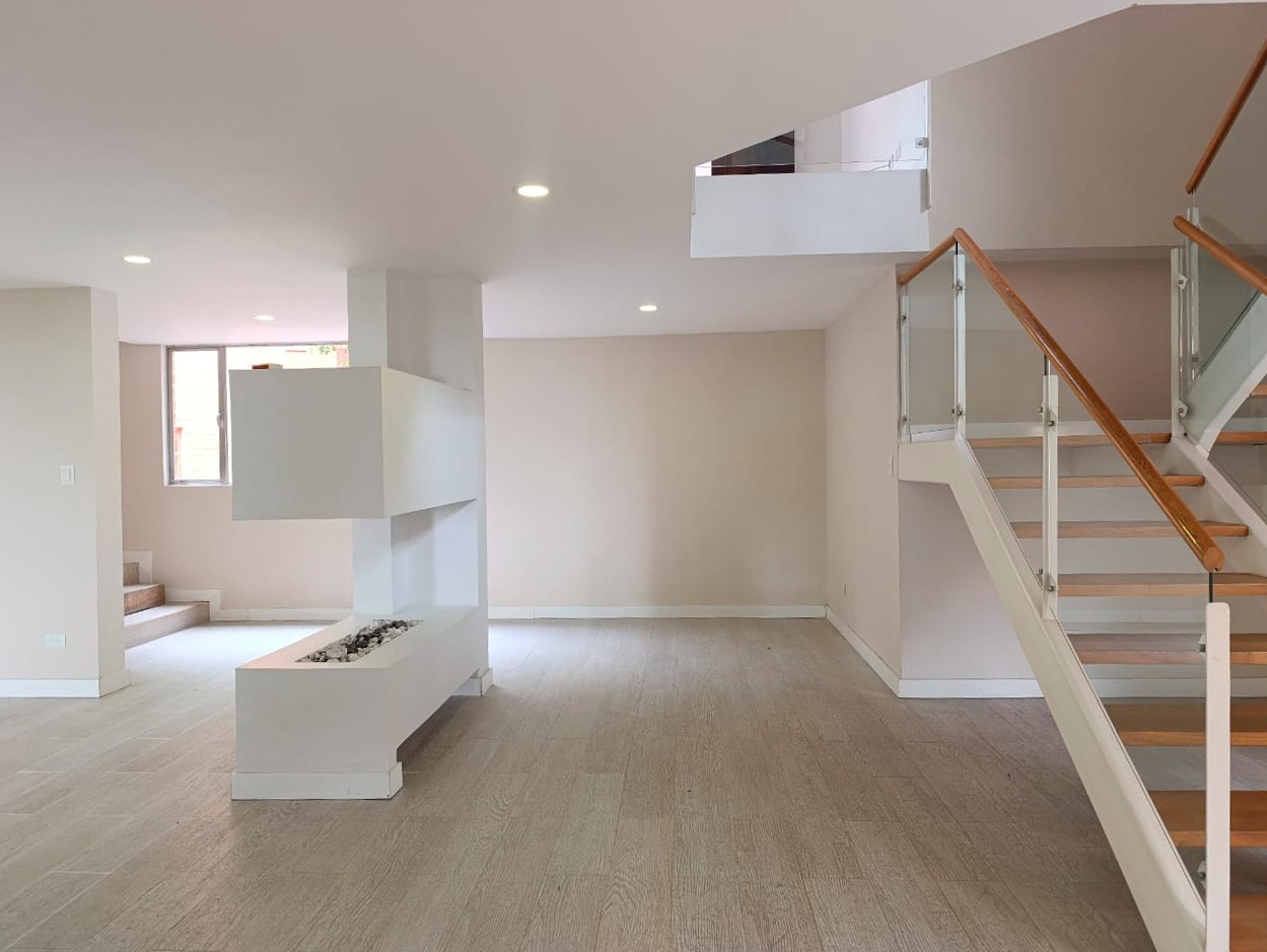 Apartamento en arriendo en El Poblado, Medellín · foto 3 de 19