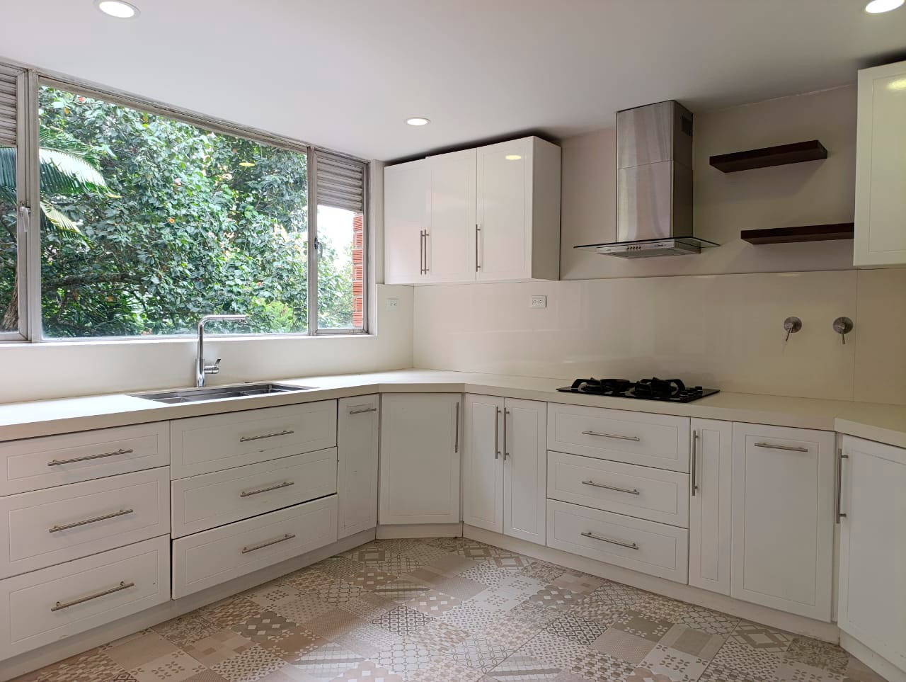 Apartamento en arriendo en El Poblado, Medellín · foto 7 de 19
