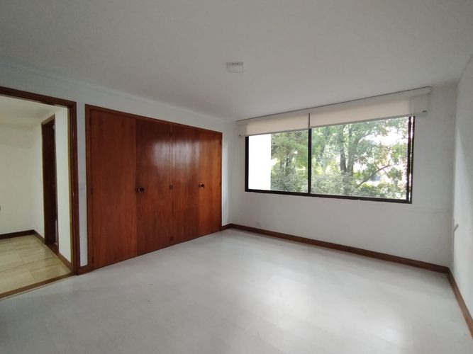 Apartamento de 4 alcobas en arriendo en El Poblado, Medellín, 320 m² · foto 18 de 20