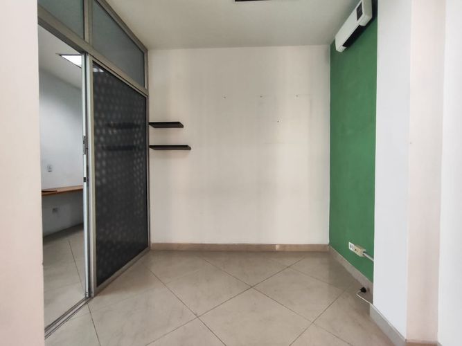 Local en arriendo en Villa Nueva, Medellín, 38 m² · foto 2 de 10