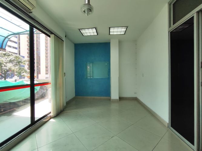 Local en arriendo en Villa Nueva, Medellín, 38 m² · foto 3 de 10