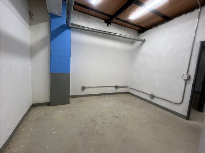Bodega en arriendo en Prado, Medellín, 240 m² · foto 2 de 12