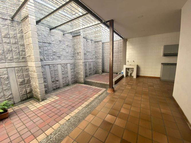 Local en arriendo en Prado, Medellín, 304 m² · foto 2 de 21