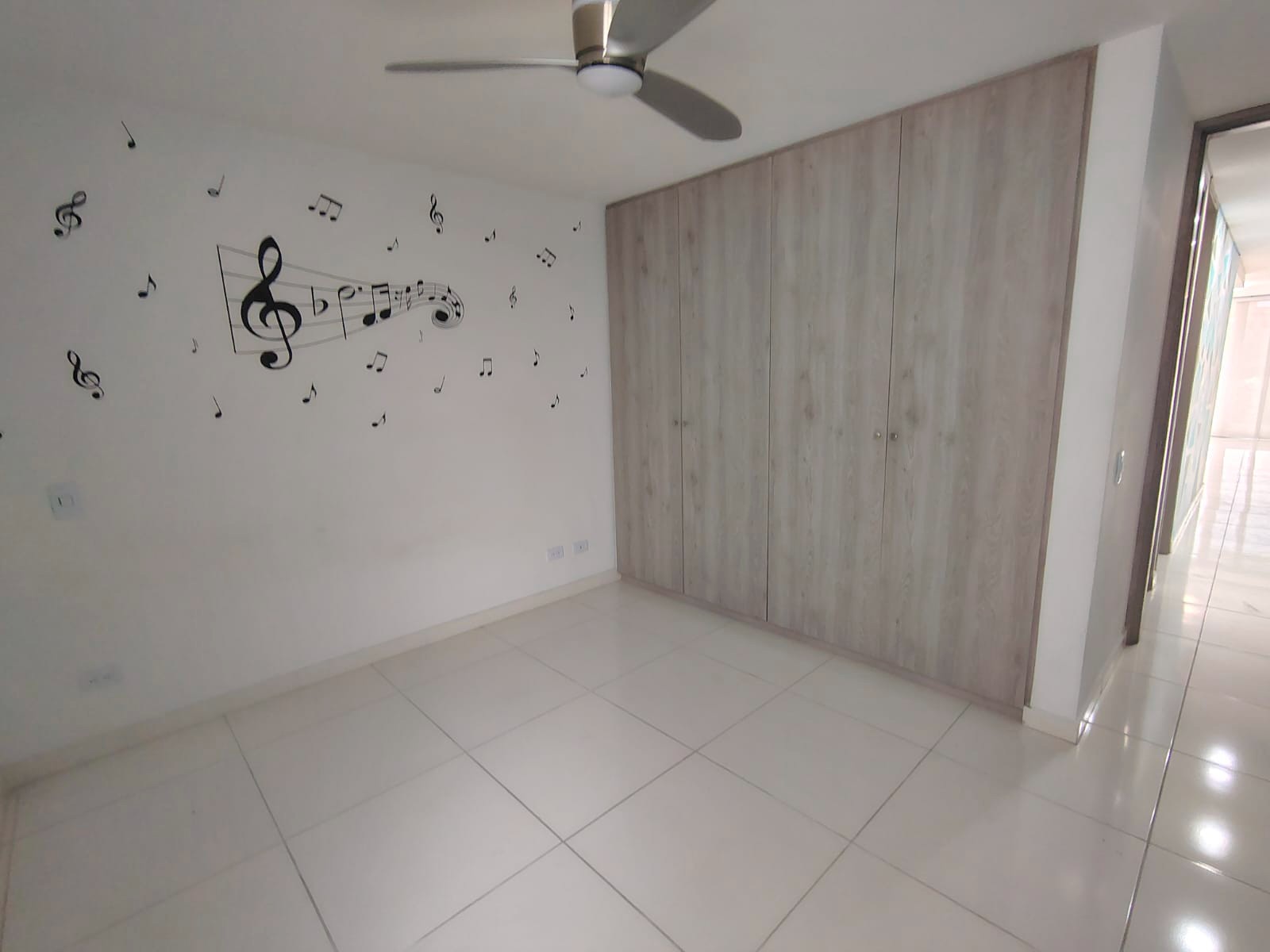 Apartamento en arriendo en Laureles, Medellín · foto 3 de 16