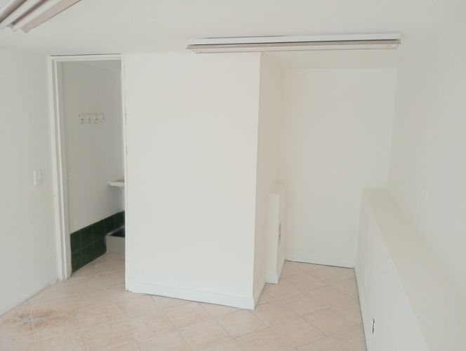 Local en arriendo en Laureles, Medellín, 17 m² · foto 2 de 8