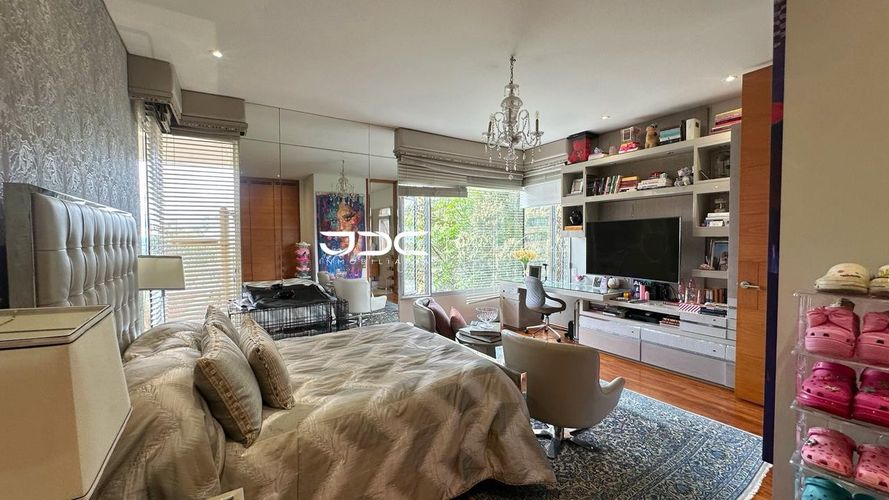 Apartamento de 4 alcobas en venta en Los Rosales, Bogotá, 452 m² · foto 8 de 14