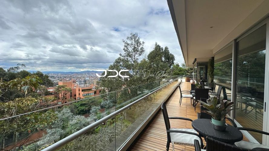 Apartamento de 4 alcobas en venta en Los Rosales, Bogotá, 452 m² · foto 11 de 14