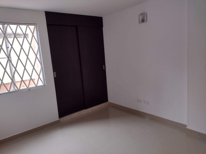 Apartamento de 3 alcobas en venta en Sector La Luisa Bella Suiza, Cali, 82 m² · foto 11 de 17