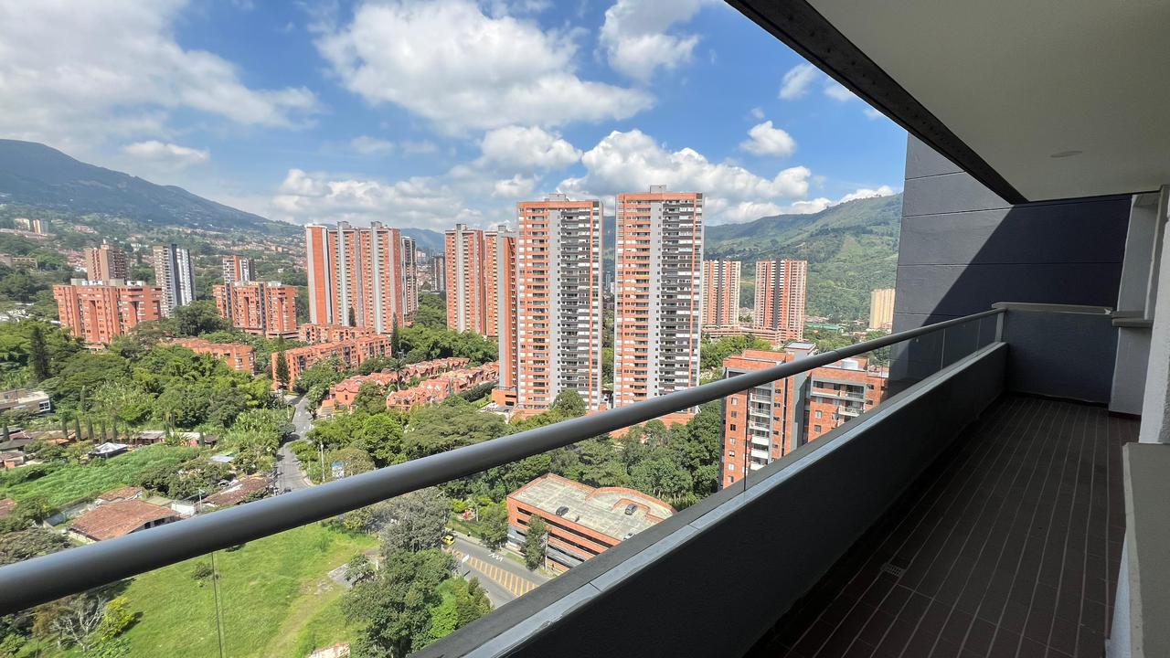Apartamento en venta en Suramérica, Itagüí · foto 4 de 15