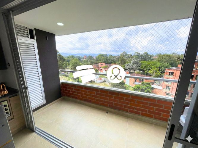 Apartamento de 2 alcobas en venta en Cuatro Esquinas, Rionegro, 68 m² · foto 3 de 19