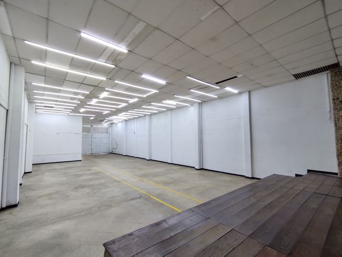 Bodega en arriendo en Camino Verde, Envigado, 267 m² · foto 3 de 18