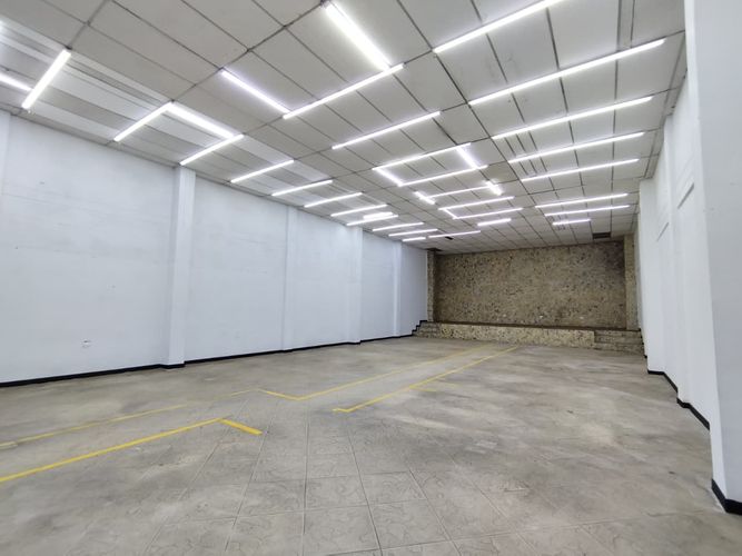 Bodega en arriendo en Camino Verde, Envigado, 267 m² · foto 7 de 18