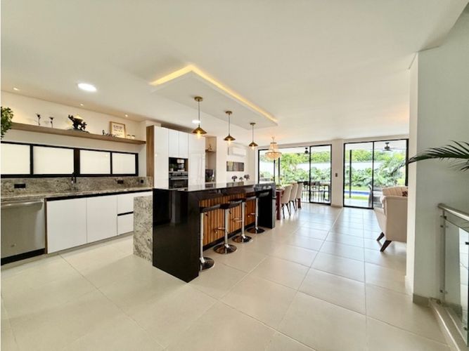 $1.280.000.000 en Las Mercedes