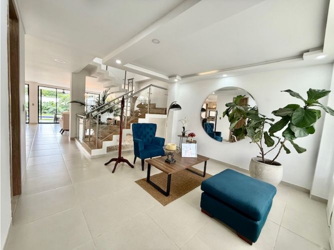 Casa de 4 alcobas en venta en Las Mercedes, Jamundí, 288 m² · foto 2 de 24