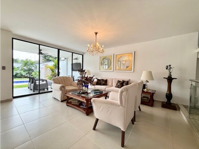Casa de 4 alcobas en venta en Las Mercedes, Jamundí, 288 m² · foto 3 de 24