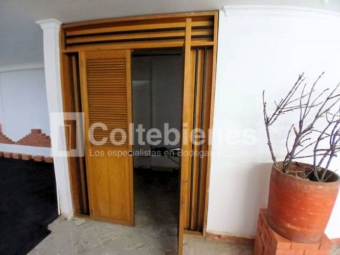Local en arriendo en La Floresta, Medellín, 135 m² · foto 9 de 12